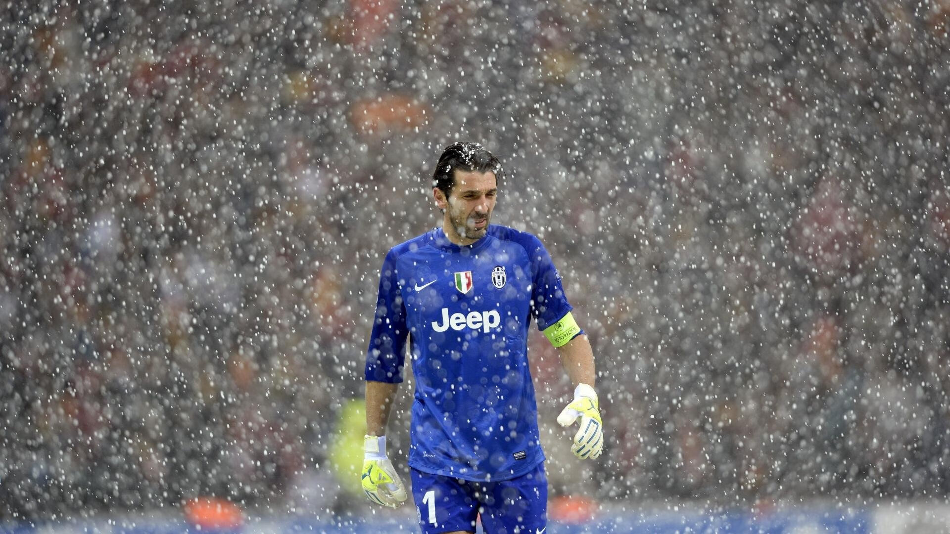 -美队仰泳表现稳定 稳居前三，美队on your left