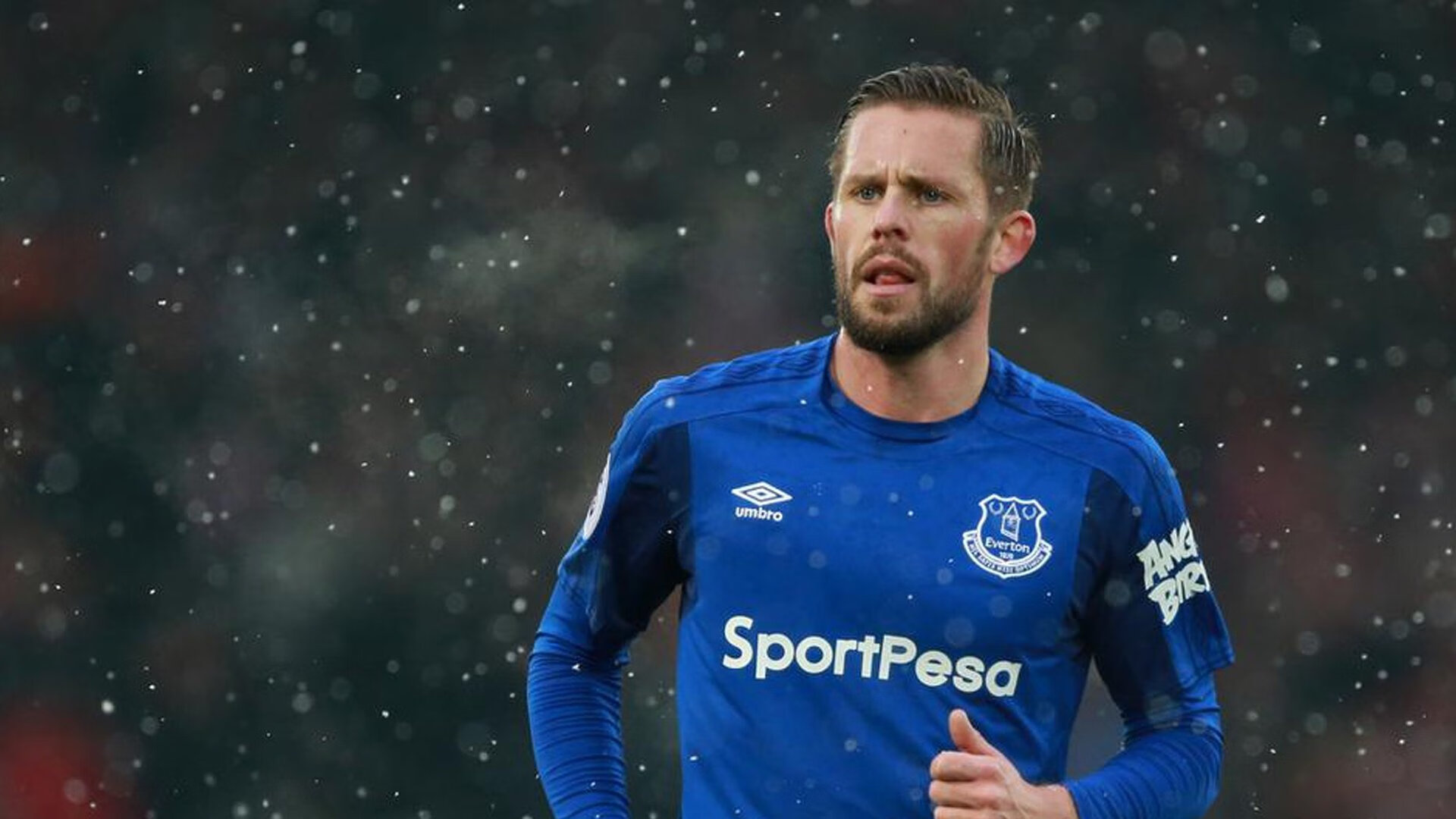 -美队仰泳表现稳定 稳居前三，美队on your left