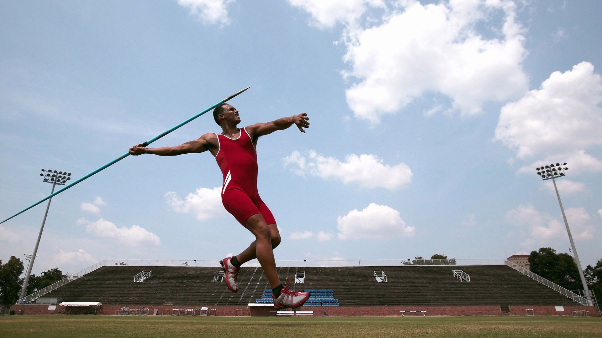 -中国足球国家队强化中轴线战术体系演练，中轴线排列